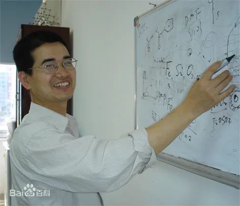 45岁，当选中国科学院化学部院士，本届最年轻院士之一！